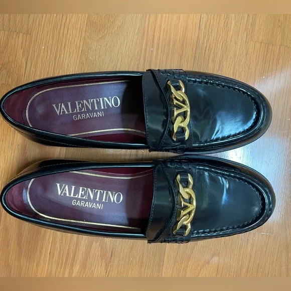 V CHAIN LOGO VALENTINO LOAFERS WORN TWICE